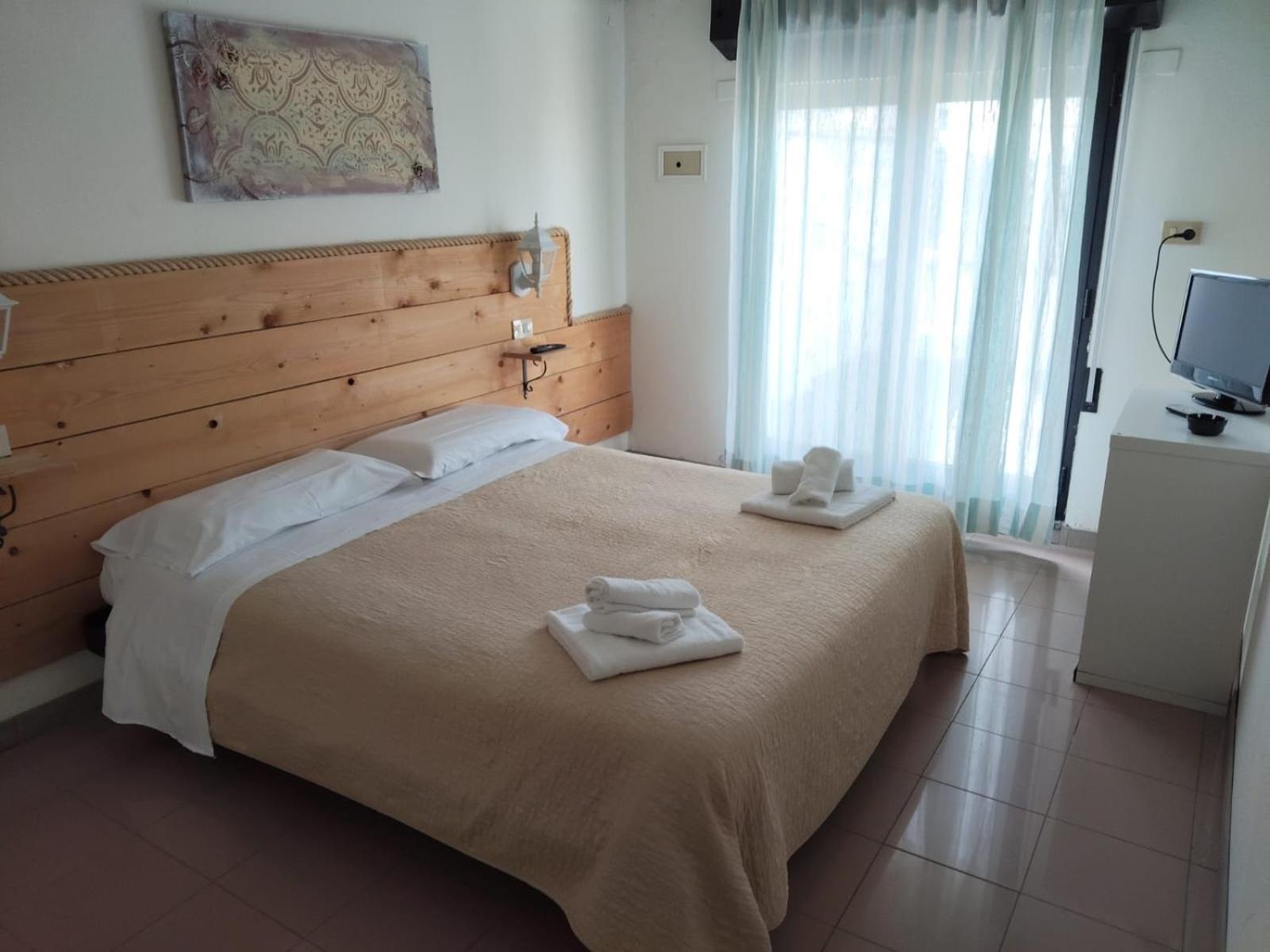Hotel Garisenda B&B - In Centro A Riccione - Exterior foto