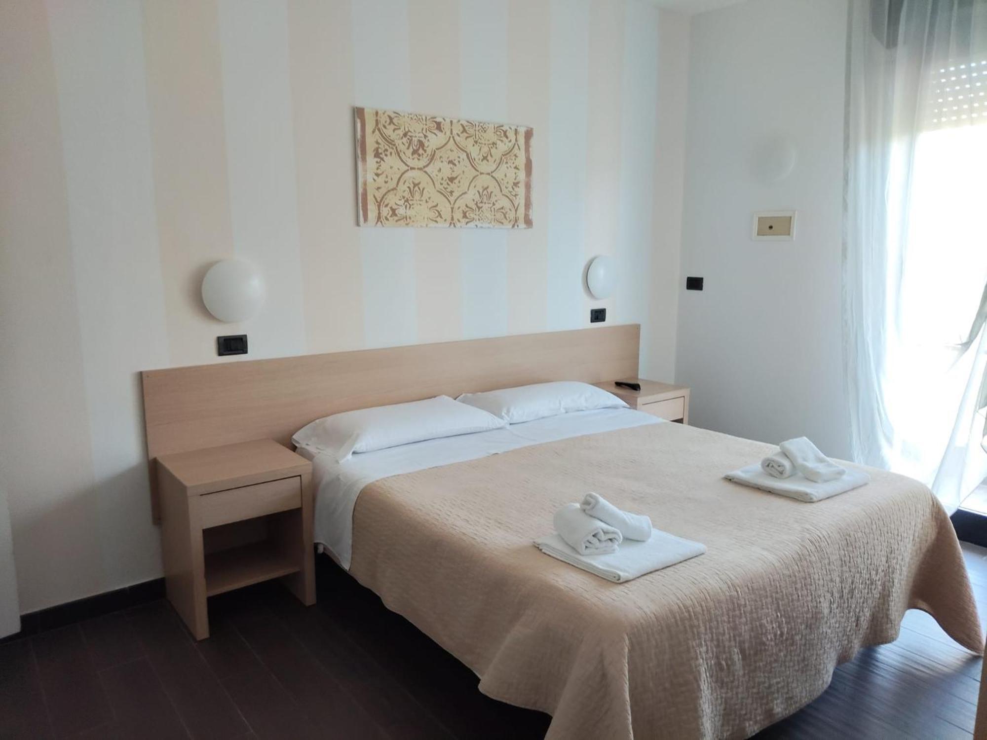 Hotel Garisenda B&B - In Centro A Riccione - Exterior foto